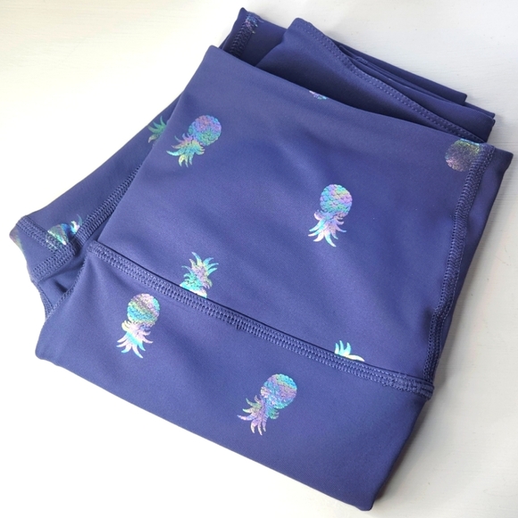 BEYOND YOGA NWOT XS PURPLE LEGGINGS WITH SILVER METALLIC PINEAPPLES - Picture 8 of 8